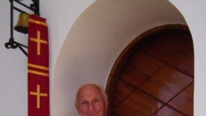 Bild: bk
Eigentlich ist er seit der MInistrantenzeit anno 1943 Mesner. Alfons Bogner kennt Sakristei und Altarraum besser als jeder Pfarrer.