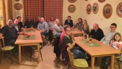 Bild: fjo
Über ein mangelndes Interesse an der Wahlkampf-Tour von Waidhaus nach Reichenau musste sich Ortsvorsitzender Stefan Harrer (links) keinen Kopf machen.