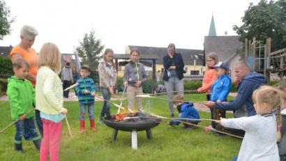 Bild: jub
Die Kinder backten Stockbrot am Lagerfeuer, ein ganz besonderer Genuss.