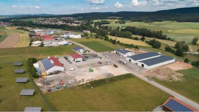 Bild:  Christian Leißl
Das Gewerbegebiet Am Scherhübel ist an diesem Samstag Schauplatz der ersten Schnaittenbacher Gewerbeschau.