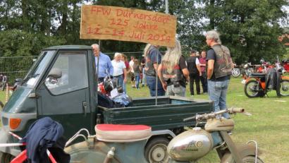 Bild: kö
Die Dürnersdorfer Feuerwehr nutzte die Gelegenheit, für ihr Jubiläum zu werben.