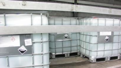 Bild: VPI Weiden
20 solcher Säure-Container hatte der Lastwagen aufgeladen - ungesichert.