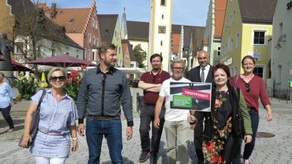 Bild: Hirsch
Die Grünen machen sich auf den Weg zum "Datenschutzspaziergang" durch die Stadt.