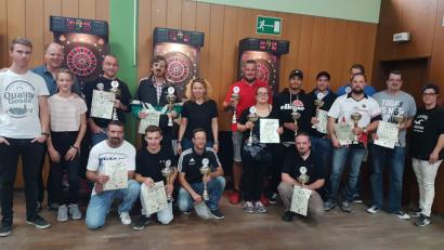 Bild: gz
Die besten Dartclubs der einzelnen Klassen und Ligen erhielten Pokale. Bild: gz