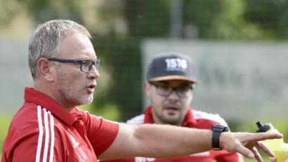 Bild: Ziegler
Der Chef beim TSV Theuern: Andreas Wächter (links).