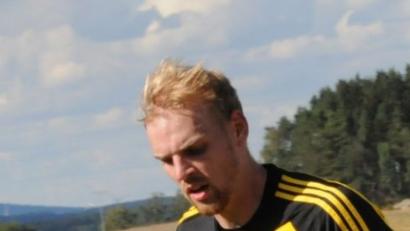 Bild: hho
Der Poppenreuther Petr Holub ist nach der Roten Karte in der Partie gegen Münchberg für vier Spiele gesperrt worden.