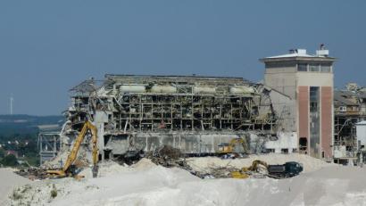 Bild: sh
Seit zwei Jahren laufen die Abbrucharbeiten des Betriebsgebäudes der 185 Jahre alten Firma Kick.