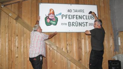 Bild: pi
Clubchef Martin Scheibl (rechts) und Stodlinhaber Franz Scheibl freuen sich schon auf die Fete.
