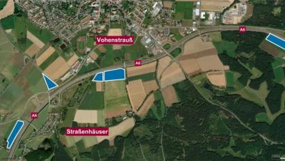 Bild: NT/AZ
Vier Freiflächen-Photovoltaikanlagen sollen an der Autobahn A6 bei Straßenhäuser, Vohenstrauß und kurz vor Braunetsrieth erstellt werden. Die BHM Planungsgesellschaft hat im Auftrag der Zeno Natur GmbH aus Floß erste Pläne mit den betreffenden Flächen erstellt.
