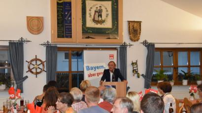 Bild: fuw
100 Jahre Freistaat Bayern: Franz Schindler, Bezirksvorsitzender der Oberpfälzer SPD, spricht über die Geschichte des Freistaats, die Rolle der SPD und worauf es für ihn in der heutigen Zeit ankommt.