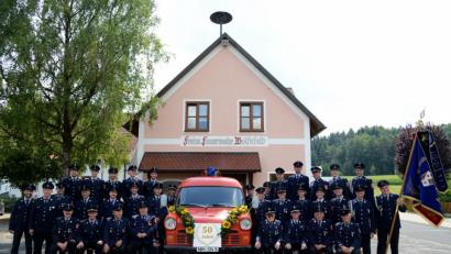 Bild: Hartl
Das Feuerwehrauto feiert 50. Geburtstag – und ist immer noch im Einsatz.