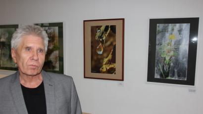 Bild: kro
Klaus Gehring und einige seiner Fotografien