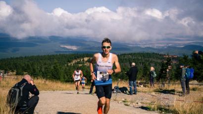 Bild: exb
Vor zwei Wochen stürmte Maximilian Zeus auf den Brocken und wurde Deutscher Meister. Am Sonntag startet der junge Pirker bei der Berglauf-WM in Andorra.