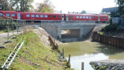 Bild: Gabi Schönberger
Noch kein Durchkommen. Nächstes Jahr sollen die Arbeiten am Wittgarten-Durchstich abgeschlossen werden und eine Durchfahrt zwischen dem Stadtteil Stockerhut und dem Witt-Platz ermöglichen.