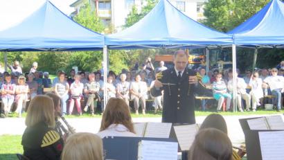 Bild: jzk
Als Kapellmeister von Format erweist sich Jürgen Kratochvill beim Konzert der Jugendbergmannskapelle Pegnitz auf der Seebühne.