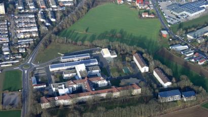 Bild: Georgi
Luftaufnahme des ehemaligen Bundeswehrkrankenhauses in Amberg. Die Entwicklung des Geländes läuft prächtig, nun müssen auch die planerischen Voraussetzungen geschaffen werden.