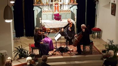 Bild: exb
Das Amberger Streichquartett „Ensemble Con Brio“ gibt unter dem Motto „Musik aus der Region – Musik von der Region“ in der Waidhauser Autobahnkirche ein beachtenswertes Konzert mit Werken Oberpfälzer Komponisten.