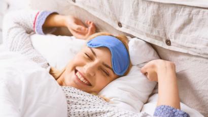 Bild: YakobchukOlena – stock.adobe.com
Nach einer erholsamen Nacht wachen wir nicht nur um einiges glücklicher, sondern auch noch gesünder auf.