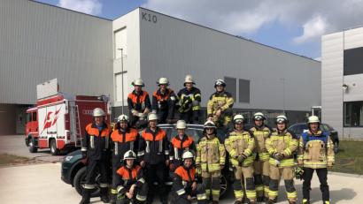 Bild: xri
Acht Kameraden der Feuerwehr Grafenwöhr nehmen bei einer Ausbildungsveranstaltung im Audi-Werk Münchsmünster teil.