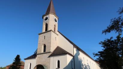 Bild: bsc
Nach dem Abschluss der Renovierungsarbeiten an der Pfarrkirche "Maria Immaculata" feiert die Pfarrgemeinde Friedenfels am 7. Oktober einen Dankgottesdienst mit Weihbischof Reinhard Pappenberger.