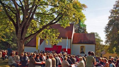 Bild: sön
Mehr als tausend Gläubige pilgerten am Sonntagvormittag zur Wallfahrtskirche der Vierzehn Nothelfer und nahmen am Festgottesdienst teil.