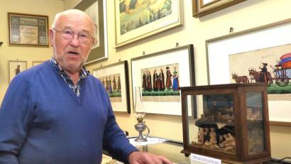 Bild: Hirsch
Wilhelm Dörfler leitet die Heimatstube der Falkenauer, deren Exponate gerade elektronisch erfasst werden.