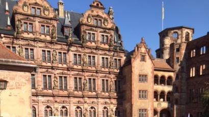 Bild: grm
Mitglieder des RC 07 Irchenrieth besichtigen bei ihrem Jahresausflug auch das Schloss in Heidelberg.