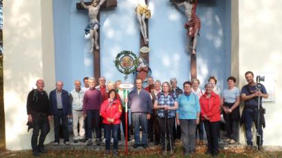 Bild: soj
Die Wallfahrergruppe aus Ebnath schaute sich in Pottenstein um.