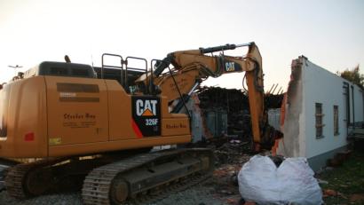 Bild: wro
Der Abbruch des abgebrannten Rewe-Markts läuft. Der Neubau soll möglichst rasch erwirklicht werden.
