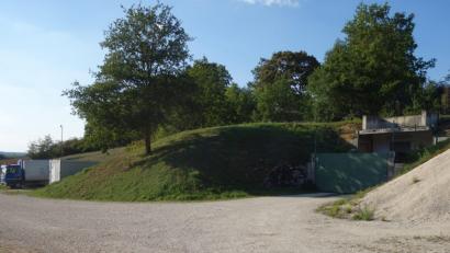 Bild: tra
Die Firma SSE Deutschland GmbH möchte am Sprengstoffbunker hinter dem Schotterwerk in Wolfsbach zwei 18 Meter hohe Schüttgut-Silos errichten. Der Gemeinderat hat keine Einwände.