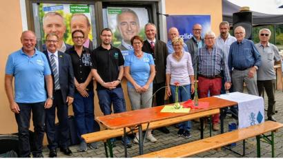 Bild: Birgit Singer-Grimm
Die CSU Kümmersbruck hat einige Mitglieder für ihre Treue ausgezeichnet. Landtagsabgeordneter Harald Schwartz lobte deren Engagement.