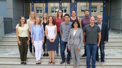 Bild: exb
Die Schulleitung der Naabtal-Realschule stellte die neuen Lehrer vor.