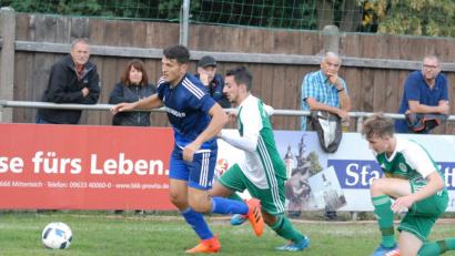 Bild: Rudi Gebert
Kevin Krassa (Mitte) fehlt dem SV Mitterteich am Sonntag im Heimspiel gegen den FC Coburg.