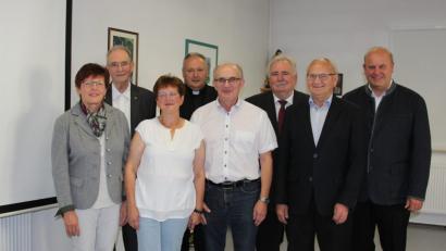 Bild: heb
Die KAB ehrt in der Jahreshauptversammlung langjährige Mitglieder: (von links) Vorsitzende Rita Kraus, Kreispräses Pater Helmut Stadermann, Doris Friedrich, Präses Stadtpfarrer Georg Flierl, Klaus Friedrich, zweiter Bürgermeister Peter Gold, Karl Konrad und Vorsitzender Thomas Pinzer.