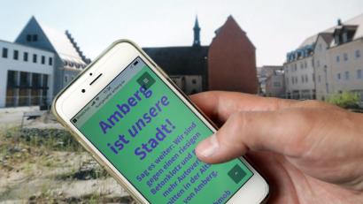 Bild: Wolfgang Steinbacher
Per Whats-App, SMS und Facebook rufen die Gegner des Bürgerspital-Projekts zum Flashmob auf.