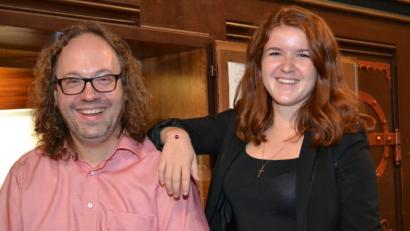 Bild: hcz
Stefan Schultes und Mirijam Denz lassen bei der vorletzten "Punkt 12"-Mittagsandacht in der Josefskirche aufhorchen.