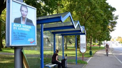 Bild: ath
Öffentlich war der Auftritt bisher kaum bekannt. Seit Freitag hängen allerdings die ersten Plakate in der Stadt und künden von einer großen AfD-Veranstaltung im ACC. Darauf steht samt ihrem Foto, dass auch die Bundestags-Fraktionsvorsitzende Alice Weidel nach Amberg kommt.