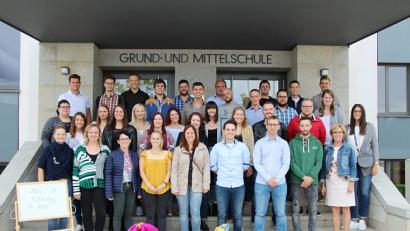 Bild: jma
Die Grundschüler aus dem Einschulungsjahrgang 1998 treffen sich in Grafenwöhr.
