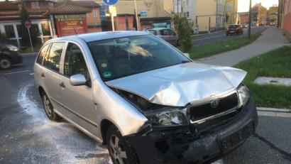 Bild: Gustl Beer
Vermutlich wegen Trunkenheit am Steuer sind am Montagabend auf der Nikolaistraße in Weiden zwei Autos kollidiert. Bei dem Unfall wurde eine Frau leicht verletzt.