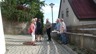Bild: bjp
Noch dient das enge, verwinkelte Gässchen zwischen Mühlbach und Alter Schulgasse als Schleichweg, doch in naher Zukunft wird es für Kraftfahrzeugverkehr gesperrt. Dies beschloss der Bauausschuss einstimmig. Bild: bjp