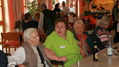 Bild: hir
Gute Stimmung herrschte unter den Bewohnern, Gästen und dem Pflegepersonal beim "Tag der offenen Tür".