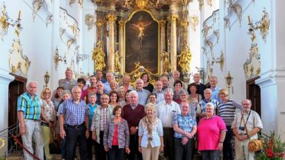 Bild: tml
Das Erinnerungsfoto der Reisegruppe in der Hl.-Kreuz-Kirche in Bergen.