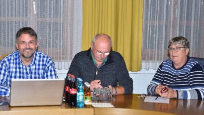 Bild: fjo
Drei Sitze gehören der CSU im Marktrat Waidhaus, die bislang (von rechts) Gabi Wolf, Ewald Zetzl und Stefan Harrer ausfüllten, der jedoch sein Mandat niederlegt.