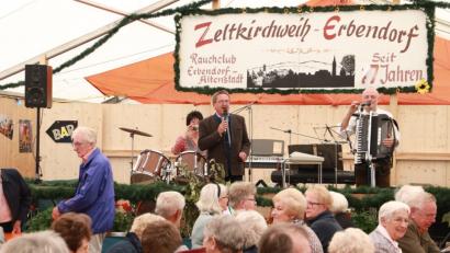 Bild: njn
Bürgermeister Hans Donko begrüßte die Senioren im Kirwa-Zelt.