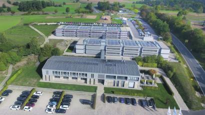 Bild: exb/IGZ Falkenberg
Aktuell beschäftigt IGZ an den Standorten Falkenberg (Bild) und Erbendorf über 350 Mitarbeiter. Der Marktrat Falkenberg stellt die Weichen, dass das IT-Unternehmen weiter wachsen kann.