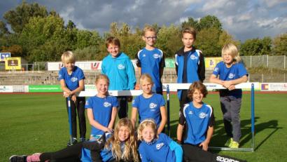 Bild: exb
Die ESV-Athleten (hinten von links): Jonas Segerer, Maximilian Madl, Lukas Segerer, Frederik Fröhner und Finn Thar Mitte von links: Emma Welz, Emiliy Schmidt, Anna Spörer. Vorne von links: Maxima Sichelstiel und Amelie Rank.