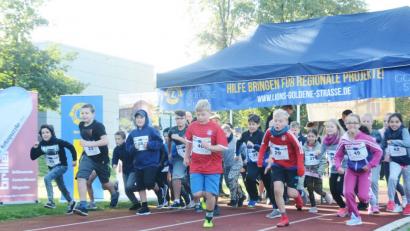 Bild: gsb
Die Schüler starten ihre Runden für das Projekt "EinDollarBrille e.V.".