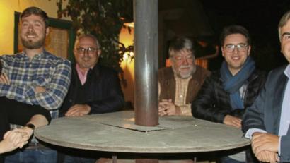 Bild: jrh
Kandidatenbild mit Dame (von links) Eva Kappl, Benjamin Quaas, Reinhard Mixl, Wolf-Dieter Grahn, Peter Wein und Alfred Damm.