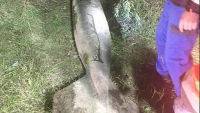 Bild: ge
Gefährlich sah der Gegenstand aus, der einen Großeinsatz von Rettungskräften bei Neukirchen auslöste.