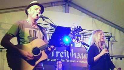 Bild: lst
Die Band "Treibhauz" rockt beim DJK-Förderverein.